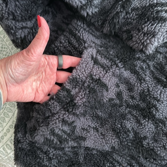 Cropped fleece pullover - Picture 5 of 6